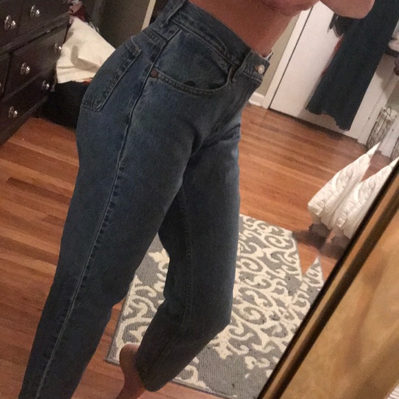 Levi Vintage Classic Relaxed 550 Denim Mom Jeans - Picture 8 of 8